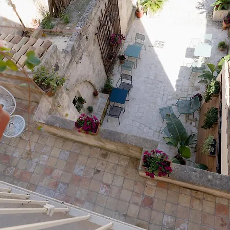 Endea & Lounge Bed & Breakfast Matera